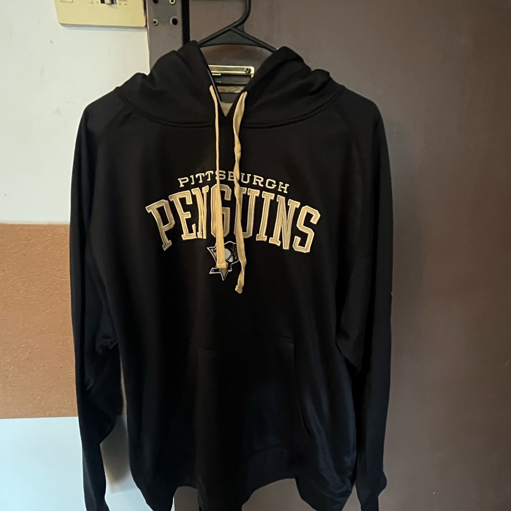 NHL Pittsburgh Penguins men’s  sweatshirt